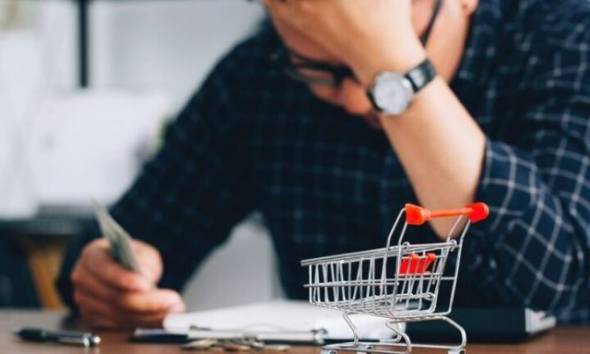 Η ακρίβεια πιέζει τους καταναλωτές - «Αδύνατη η αποταμίευση» λένε 8 στους 10