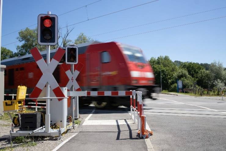 Τρένα: Μεταφερόμενοι φύλακες στις αφύλακτες διαβάσεις - Ζήτημα ασφαλείας σε εκατοντάδες σημεία