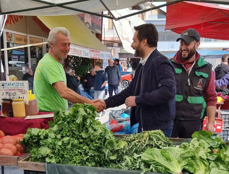 Στη λαϊκή αγορά της Αλεξάνδρειας ο Τάσος Μπαρτζώκας!