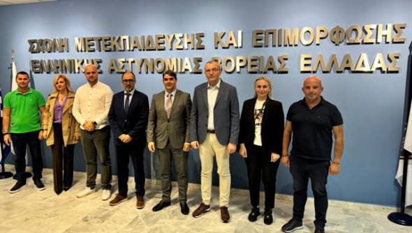 28&eta; &Gamma;&epsilon;&nu;&iota;&kappa;ή &Sigma;&upsilon;&nu;έ&lambda;&epsilon;&upsilon;&sigma;&eta; &Epsilon;.&Alpha;.&Upsilon;.&Nu;.&Eta;.: &Sigma;&tau;&omicron; &epsilon;&pi;ί&kappa;&epsilon;&nu;&tau;&rho;&omicron; &tau;&alpha; &pi;&rho;&omicron;&beta;&lambda;ή&mu;&alpha;&tau;&alpha; &kappa;&alpha;&iota; &omicron;&iota; &delta;&iota;&epsilon;&kappa;&delta;&iota;&kappa;ή&sigma;&epsilon;&iota;&sigmaf; &tau;&omega;&nu; &alpha;&sigma;&tau;&upsilon;&nu;&omicron;&mu;&iota;&kappa;ώ&nu;