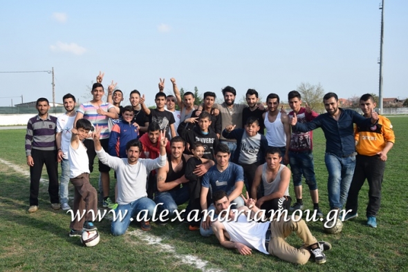 Ποδόσφαιρο έπαιξαν οι πρόσφυγες του 722/ΤΜΧ στο Δημοτικό Στάδιο Αλεξάνδρειας