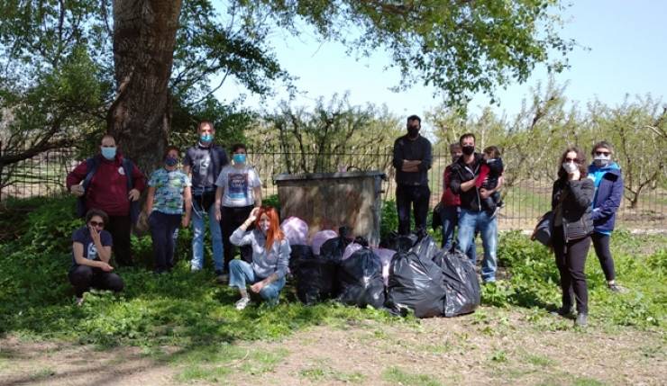 Δράση καθαρισμού στο εκκλησάκι του Αϊ Γιάννη στο Νησέλι από την ΚΙΝΗΜΑΤΟΔΡΑΣΙΣ