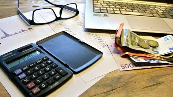 Έ&rho;&chi;&omicron;&nu;&tau;&alpha;&iota; &omicron;&iota; 100 &delta;ό&sigma;&epsilon;&iota;&sigmaf; &gamma;&iota;&alpha; &chi;&rho;έ&eta; &pi;&rho;&omicron;&sigmaf; &tau;&omicron;&upsilon;&sigmaf; &Delta;ή&mu;&omicron;&upsilon;&sigmaf; - Ό&lambda;&epsilon;&sigmaf; &omicron;&iota; &lambda;&epsilon;&pi;&tau;&omicron;&mu;έ&rho;&epsilon;&iota;&epsilon;&sigmaf;