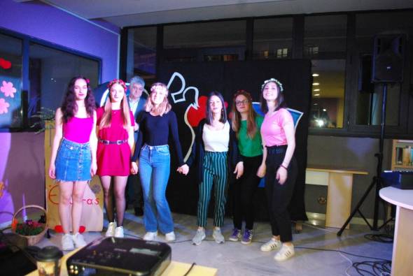 &Eta; &beta;&rho;&alpha;&delta;&iota;ά &pi;&omicron;ί&eta;&sigma;&eta;&sigmaf; &tau;&omicron;&upsilon; 1&omicron;&upsilon; &Gamma;&Epsilon;&Lambda; &Alpha;&lambda;&epsilon;&xi;ά&nu;&delta;&rho;&epsilon;&iota;&alpha;&sigmaf; (&phi;ώ&tau;&omicron;)