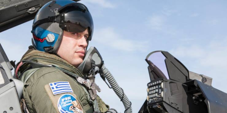 «Η ζωή του πιλότου της Πολεμικής Αεροπορίας, είναι η ζωή ενός κοσμοκαλόγερου» - Απόστρατος Ιπτάμενος μιλά για τις ιδιαίτερες συνθήκες των Ελλήνων πιλότων