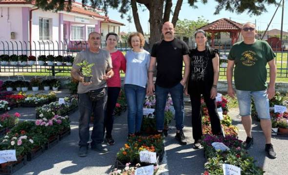 Ανθοέκθεση στο Νησί: Μια λουλουδένια πινελιά για τα Μπαλκόνια και τις Αυλές σας