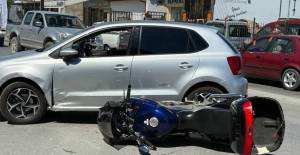 Σύγκρουση ΙΧ με Μηχανή στην Ελ. Βενιζέλου στην Αλεξάνδρεια(φωτο)
