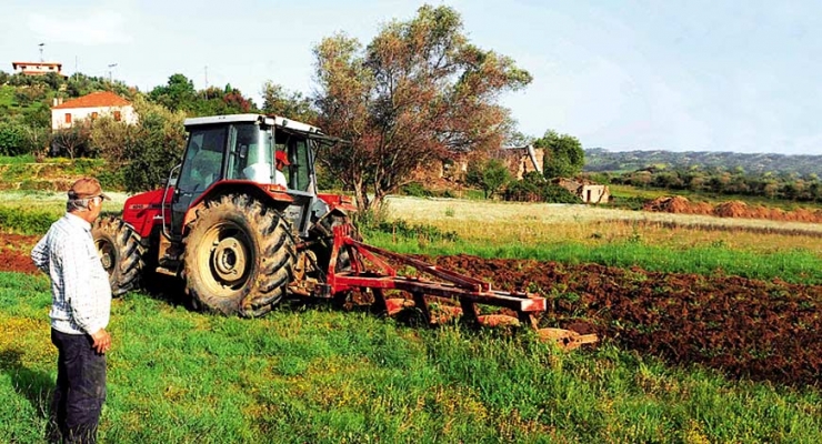 Κουρεύουν» πάνω από τη μισή επιστροφή του ΕΦΚ στο αγροτικό πετρέλαιο