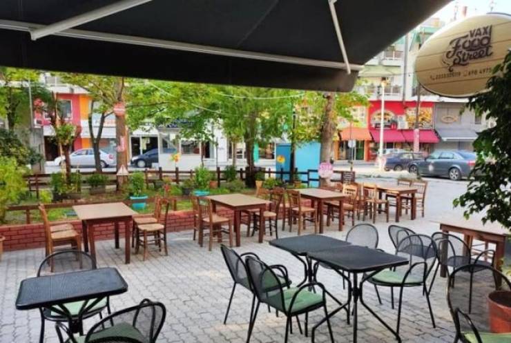 Vax Food Street: Για λάτρεις του καλού φαγητού το μαγαζάκι της "καρδιάς" του Γιάννη Βαξεβάνου στην Αλεξάνδρεια