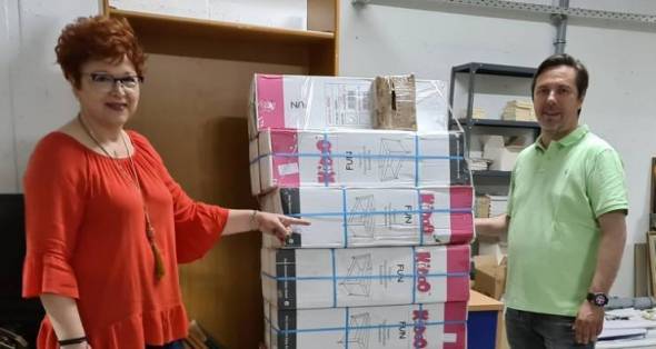 &Delta;ή&mu;&omicron;&sigmaf; &Nu;ά&omicron;&upsilon;&sigma;&alpha;&sigmaf;: &Sigma;&tau;ή&rho;&iota;&xi;&eta; &sigma;&epsilon; &omicron;&iota;&kappa;&omicron;&gamma;έ&nu;&epsilon;&iota;&epsilon;&sigmaf; &mu;&epsilon; &nu;&epsilon;&omicron;&gamma;έ&nu;&nu;&eta;&tau;&alpha; &pi;&alpha;&iota;&delta;&iota;ά &mu;&epsilon; &tau;&eta;&nu; &pi;&alpha;&rho;&alpha;&chi;ώ&rho;&eta;&sigma;&eta; &pi;&alpha;&rho;&kappa;&omicron;&kappa;&rho;έ&beta;&alpha;&tau;&omicron;&upsilon;