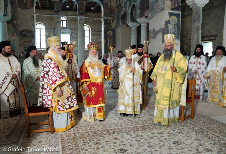 Αρχιερατικό συλλείτουργο στη Βέροια για την εορτή του Αγίου Παντελεήμονος (ΦΩΤΟ)