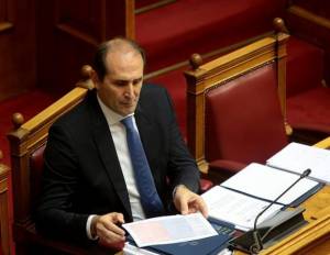 Βεσυρόπουλος: Μέτρα μείωσης ενοικίων και για τον μήνα Μάιο – Δυνατότητα υποβολής κατ’ εξαίρεση αίτησης ένταξης στην Επιστρεπτέα Προκαταβολή 7