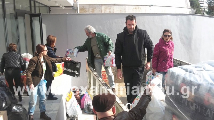 Αποστολή βοήθειας στους πρόσφυγες της Ειδομένης