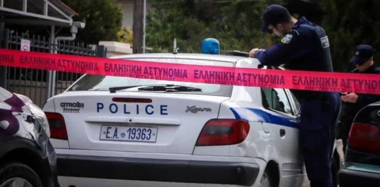 Γυναίκα έθαψε τη μητέρα της στην αυλή του σπιτιού της για να παίρνει τη σύνταξή της