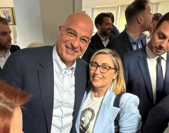 Η Στέλλα Αραμπατζή σε κλειστή συνάντηση στελεχών της ΝΔ στη Δ.Ε. Θεσ/νίκης για την επίσκεψη του υπουργού Νίκου Δένδια