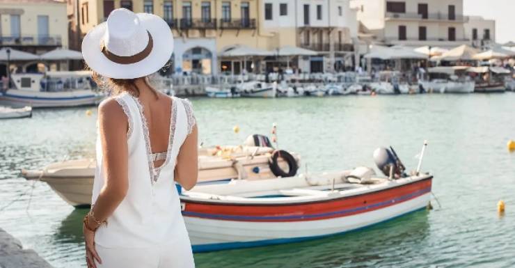 &Tau;&omicron;&upsilon;&rho;&iota;&sigma;&mu;ό&sigmaf; &gamma;&iota;&alpha; Ό&lambda;&omicron;&upsilon;&sigmaf; 2026: &Pi;ό&tau;&epsilon; &xi;&epsilon;&kappa;&iota;&nu;&omicron;ύ&nu; &omicron;&iota; &alpha;&iota;&tau;ή&sigma;&epsilon;&iota;&sigmaf; - &Pi;&omicron;&iota;&omicron;&iota; &omicron;&iota; &delta;&iota;&kappa;&alpha;&iota;&omicron;ύ&chi;&omicron;&iota; &tau;&omicron;&upsilon; voucher 600 &epsilon;&upsilon;&rho;ώ