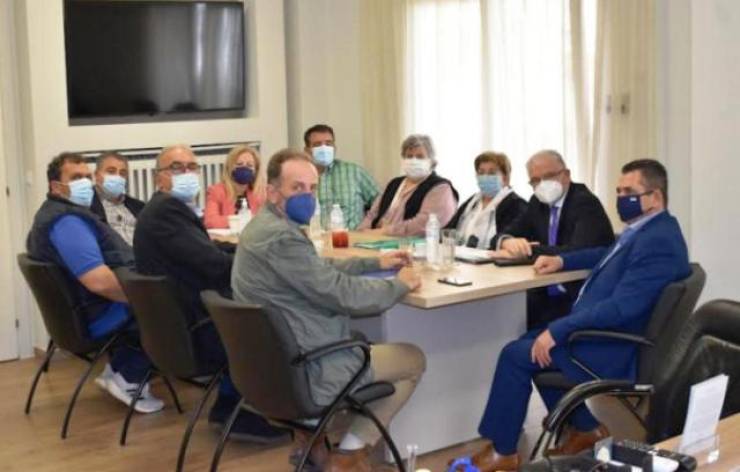 Άμεση η ανταπόκριση του ΕΛΓΑ για το πρόβλημα της καρπόπτωσης ροδακίνων - Σύσκεψη στη Βέροια παρουσία του Ανδρέα Λυκουρέντζου