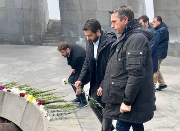 Στο μνημείο Γενοκτονίας των Αρμενίων ο Τάσος Μπαρτζώκας
