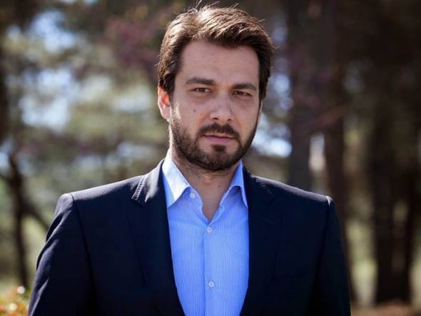 &Tau;ά&sigma;&omicron;&sigmaf; &Mu;&pi;&alpha;&rho;&tau;&zeta;ώ&kappa;&alpha;&sigmaf;: &Eta; &kappa;&upsilon;&beta;έ&rho;&nu;&eta;&sigma;&eta; &tau;&eta;&sigmaf; &Nu;&Delta; &theta;&alpha; &alpha;&lambda;&lambda;ά&xi;&epsilon;&iota; &tau;&eta;&nu; &kappa;&rho;&alpha;&upsilon;&gamma;ή &laquo;&phi;&tau;ά&nu;&epsilon;&iota; &pi;&iota;&alpha;&raquo; &tau;&omega;&nu; &pi;&omicron;&lambda;&iota;&tau;ώ&nu; &sigma;&epsilon; &epsilon;&lambda;&pi;ί&delta;&alpha;