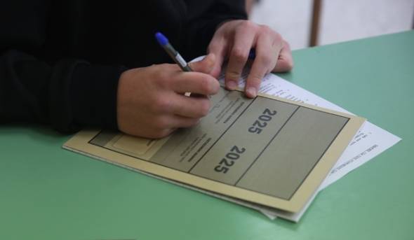 Πανελλήνιες: Αυτά είναι τα θέματα που έπεσαν στη Νεοελληνική Γλώσσα και Λογοτεχνία