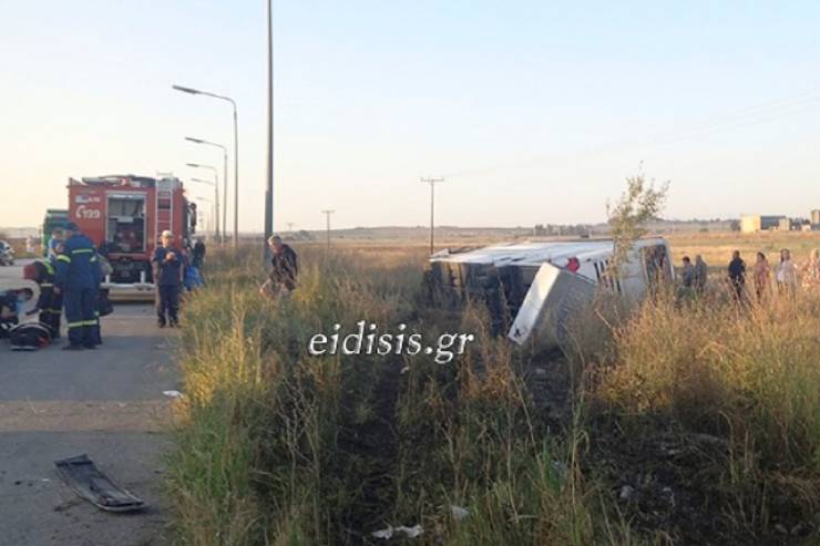 Τροχαίο με λεωφορείο και δύο αυτοκίνητα στην Εθνική Οδό: Τρεις νεκροί, δεκάδες τραυματίες