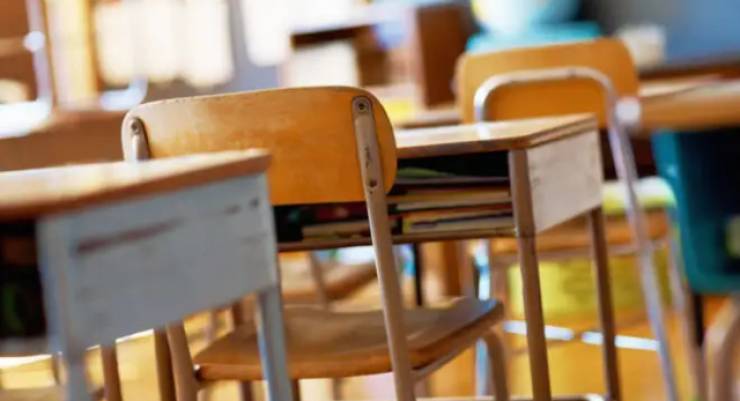 &Sigma;&chi;&omicron;&lambda;&epsilon;ί&alpha;: &Alpha;&lambda;&lambda;ά&zeta;&omicron;&upsilon;&nu; &omicron;&iota; &alpha;&pi;&omicron;&upsilon;&sigma;ί&epsilon;&sigmaf; &lambda;ό&gamma;&omega; &gamma;&rho;ί&pi;&eta;&sigmaf; - &Pi;ό&sigma;&epsilon;&sigmaf; &mu;&pi;&omicron;&rho;&omicron;ύ&nu; &nu;&alpha; &delta;&iota;&kappa;&alpha;&iota;&omicron;&lambda;&omicron;&gamma;&eta;&theta;&omicron;ύ&nu;