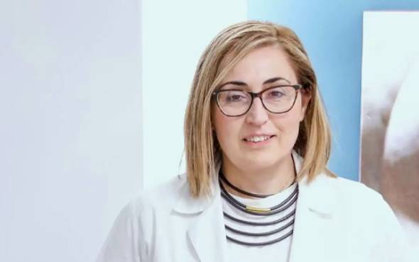 Η Στέλλα Αραμπατζή στη Βουλή στη θέση του Απόστολου Βεσυρόπουλου ως πρώτη επιλαχούσα στην Ημαθία