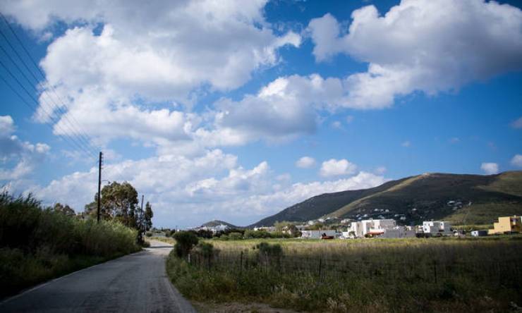 Συννεφιασμένη η Τρίτη με τοπικές βροχές - Ανεβαίνει η θερμοκρασία