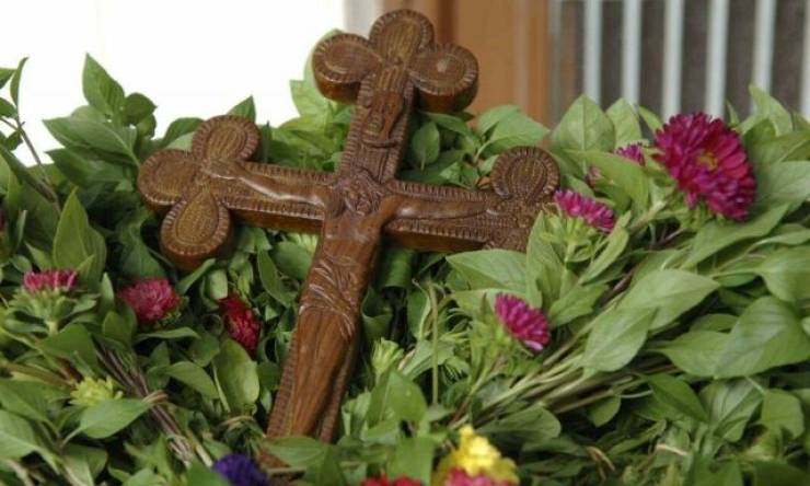 Ύψωση Τιμίου Σταυρού: Τι γιορτάζουμε στις 14 Σεπτεμβρίου - Γιατί νηστεύουμε το λάδι