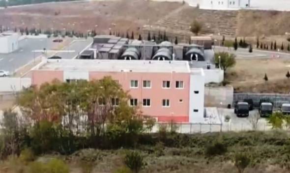 Στήνουν κινητό νοσοκομείο στον χώρο στάθμευσης του 424 Σ.Ν. στη Θεσσαλονίκη