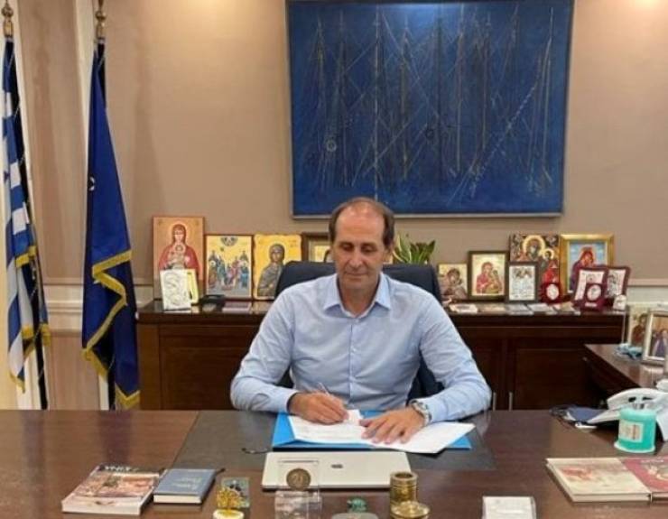 Απόστολος Βεσυρόπουλος: «Ακόμη ένα έργο πνοής για την Ημαθία, με την υπογραφή της σύμβασης του έργου κατασκευής του νέου Διοικητηρίου»