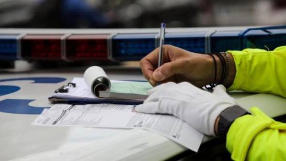 &Tau;έ&lambda;&omicron;&sigmaf; &tau;&omicron; &laquo;&sigma;&beta;ή&sigma;&iota;&mu;&omicron;&raquo; &kappa;&lambda;ή&sigma;&epsilon;&omega;&nu;-&Alpha;&pi;&epsilon;&upsilon;&theta;&epsilon;ί&alpha;&sigmaf; &sigma;&tau;&omicron; &kappa;&iota;&nu;&eta;&tau;ό &tau;&alpha; &pi;&rho;ό&sigma;&tau;&iota;&mu;&alpha; &alpha;&pi;ό &tau;&iota;&sigmaf; &psi;&eta;&phi;&iota;&alpha;&kappa;έ&sigmaf; &kappa;ά&mu;&epsilon;&rho;&epsilon;&sigmaf; &sigma;&tau;&omicron;&upsilon;&sigmaf; &delta;&rho;ό&mu;&omicron;&upsilon;&sigmaf;