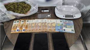 &Sigma;&tau;&eta; &laquo;&phi;ά&kappa;&alpha;&raquo; &delta;ύ&omicron; ά&tau;&omicron;&mu;&alpha; &sigma;&tau;&eta;&nu; &Eta;&mu;&alpha;&theta;ί&alpha; &gamma;&iota;&alpha; &delta;&iota;&alpha;&kappa;ί&nu;&eta;&sigma;&eta; &kappa;&alpha;&iota; &alpha;&pi;&omicron;&theta;ή&kappa;&epsilon;&upsilon;&sigma;&eta; &nu;&alpha;&rho;&kappa;&omega;&tau;&iota;&kappa;ώ&nu;