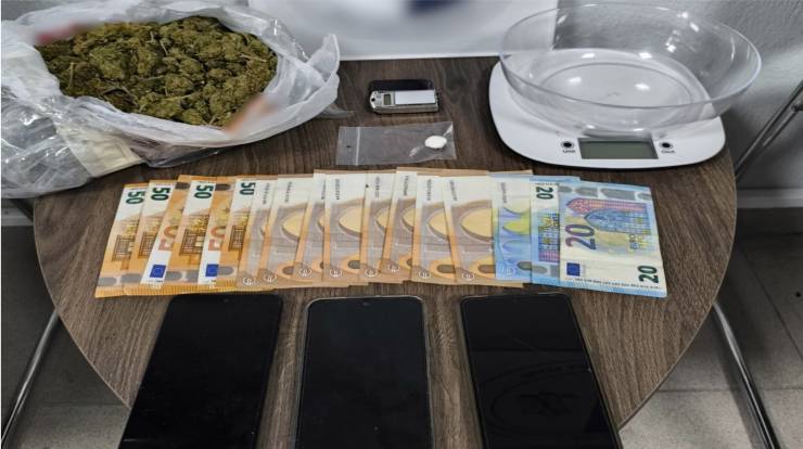 &Sigma;&tau;&eta; &laquo;&phi;ά&kappa;&alpha;&raquo; &delta;ύ&omicron; ά&tau;&omicron;&mu;&alpha; &sigma;&tau;&eta;&nu; &Eta;&mu;&alpha;&theta;ί&alpha; &gamma;&iota;&alpha; &delta;&iota;&alpha;&kappa;ί&nu;&eta;&sigma;&eta; &kappa;&alpha;&iota; &alpha;&pi;&omicron;&theta;ή&kappa;&epsilon;&upsilon;&sigma;&eta; &nu;&alpha;&rho;&kappa;&omega;&tau;&iota;&kappa;ώ&nu;